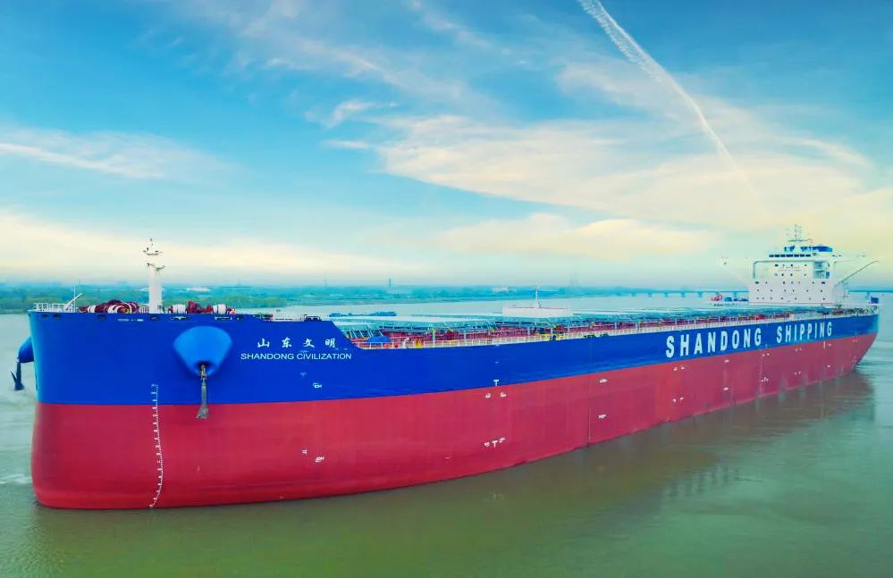 “山東文明”輪在浙江舟山順利交付,標志著山東海運與德國萊茵集團10艘21萬載重噸干散貨船項目船舶全部建成投入運營