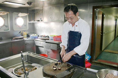 貨輪內(nèi)外廚師