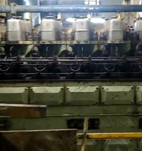 發(fā)電機(jī)正面